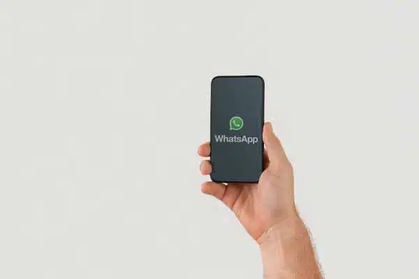 Otimizando seu Negócio: WhatsApp Business em Dois Celulares