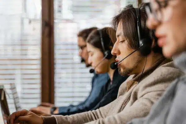 Telemarketing e Call Center ativo e receptivo: diferenças, usos e vantagens de cada um deles